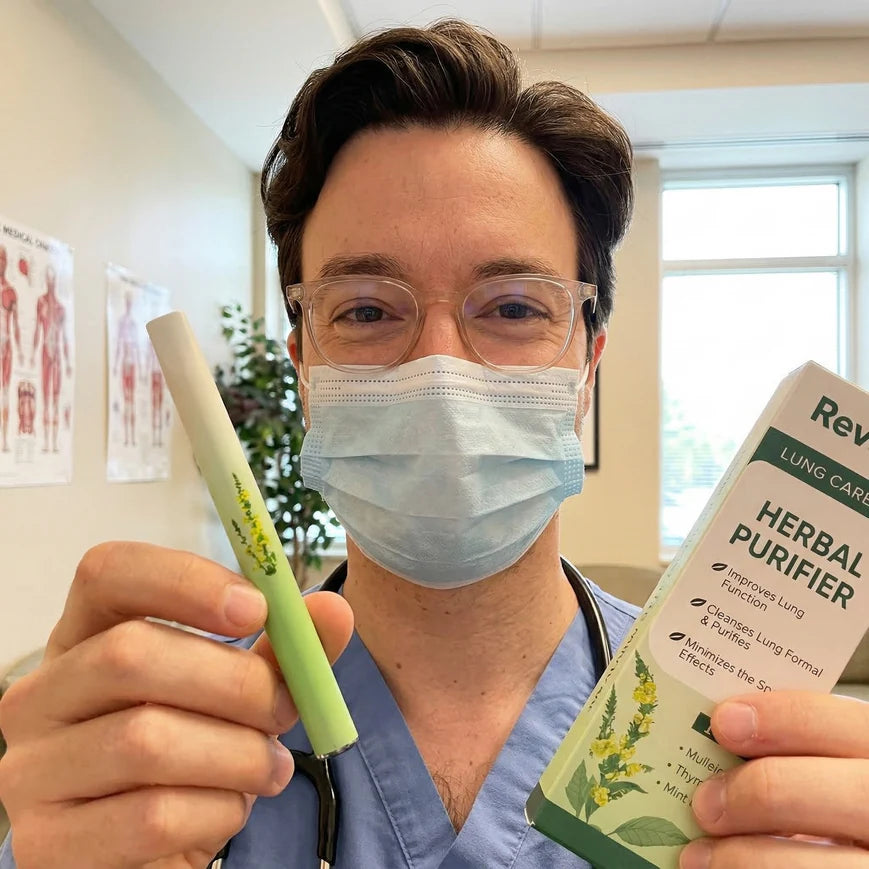 ReVair Herbal Purifier in einer hellen Praxisumgebung